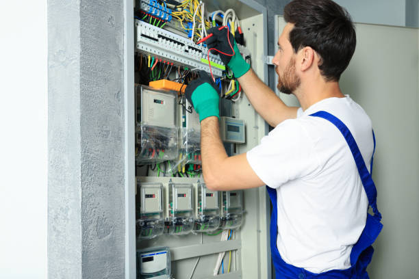 Best Circuit Breaker Repair  in St Peter, WI